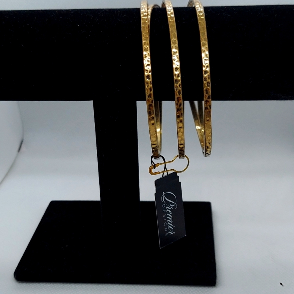 Gold attached bangel